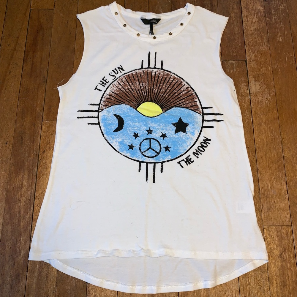 Sun/moon muscle tank top w/stud accent detail